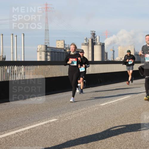 03.10.2025 - Köhlbrandbrückenlauf Lena Gebhardt http://msf.ph/oto/9133489 03.10.2025 09:51:25 Position 2 2793 meine-sportfotos.de