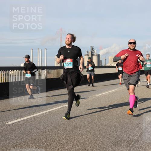 03.10.2025 - Köhlbrandbrückenlauf Lena Gebhardt http://msf.ph/oto/9133516 03.10.2025 09:51:27 Position 2 2193 meine-sportfotos.de