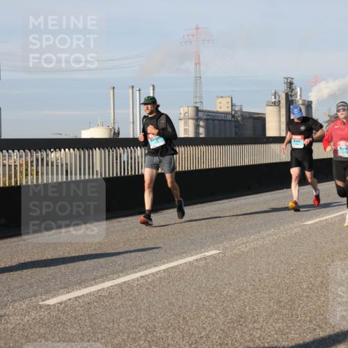 03.10.2025 - Köhlbrandbrückenlauf Lena Gebhardt http://msf.ph/oto/9133539 03.10.2025 09:51:28 Position 2 1699 meine-sportfotos.de