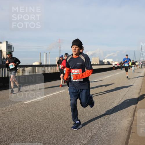 03.10.2025 - Köhlbrandbrückenlauf Lena Gebhardt http://msf.ph/oto/9133555 03.10.2025 09:51:29 Position 2  meine-sportfotos.de
