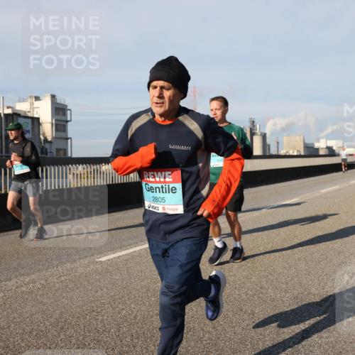 03.10.2025 - Köhlbrandbrückenlauf Lena Gebhardt http://msf.ph/oto/9133563 03.10.2025 09:51:30 Position 2 2805, 1699 meine-sportfotos.de