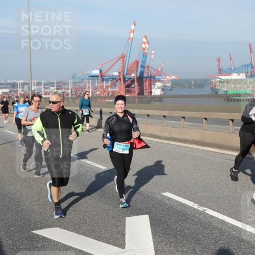 03.10.2025 - Köhlbrandbrückenlauf Yannick Fuchs http://msf.ph/oto/9133586 03.10.2025 09:06:22 Position 2 3801, 2795 meine-sportfotos.de