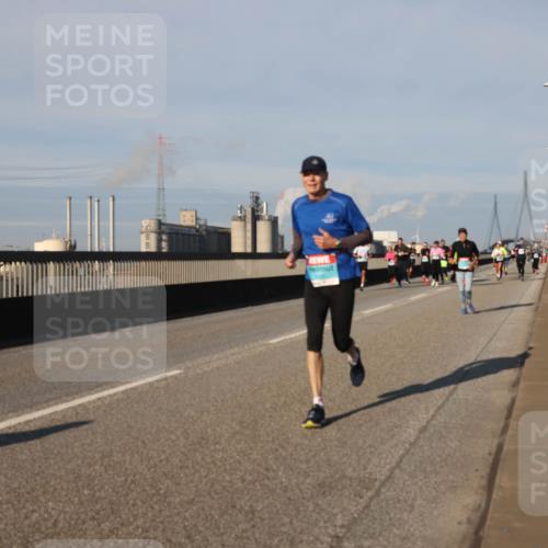 03.10.2025 - Köhlbrandbrückenlauf Lena Gebhardt http://msf.ph/oto/9133599 03.10.2025 09:51:32 Position 2  meine-sportfotos.de