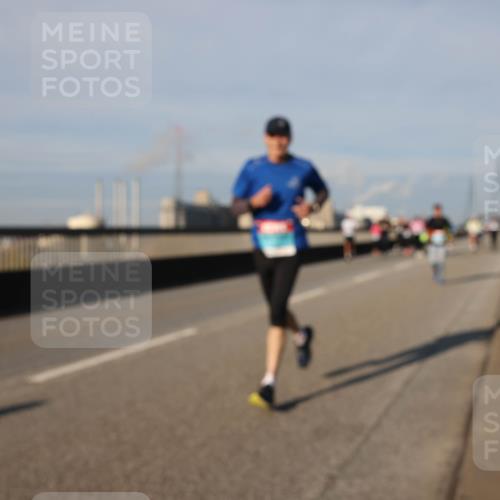 03.10.2025 - Köhlbrandbrückenlauf Lena Gebhardt http://msf.ph/oto/9133604 03.10.2025 09:51:32 Position 2  meine-sportfotos.de