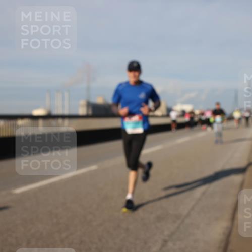 03.10.2025 - Köhlbrandbrückenlauf Lena Gebhardt http://msf.ph/oto/9133608 03.10.2025 09:51:32 Position 2  meine-sportfotos.de
