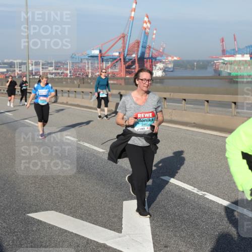 03.10.2025 - Köhlbrandbrückenlauf Yannick Fuchs http://msf.ph/oto/9133609 03.10.2025 09:06:24 Position 2 2486 meine-sportfotos.de