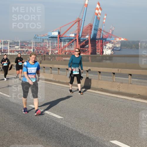 03.10.2025 - Köhlbrandbrückenlauf Yannick Fuchs http://msf.ph/oto/9133620 03.10.2025 09:06:25 Position 2  meine-sportfotos.de