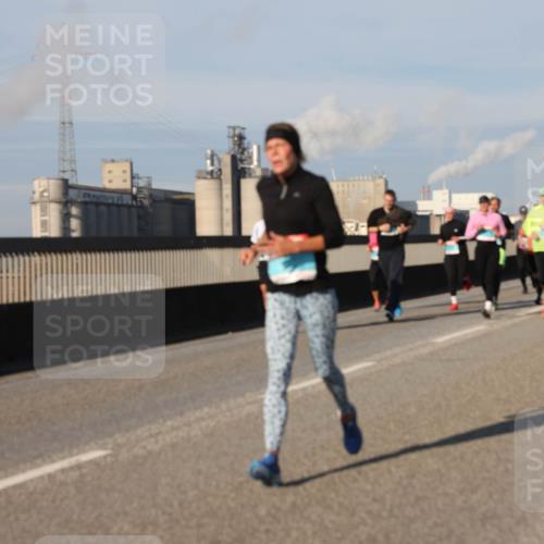 03.10.2025 - Köhlbrandbrückenlauf Lena Gebhardt http://msf.ph/oto/9133652 03.10.2025 09:51:35 Position 2  meine-sportfotos.de