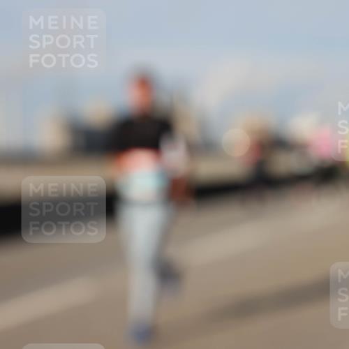 03.10.2025 - Köhlbrandbrückenlauf Lena Gebhardt http://msf.ph/oto/9133661 03.10.2025 09:51:36 Position 2  meine-sportfotos.de