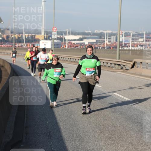 03.10.2025 - Köhlbrandbrückenlauf Yannick Fuchs http://msf.ph/oto/9133673 03.10.2025 09:06:29 Position 2  meine-sportfotos.de