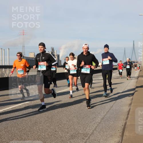 03.10.2025 - Köhlbrandbrückenlauf Lena Gebhardt http://msf.ph/oto/9133679 03.10.2025 09:51:41 Position 2 1163, 1430, 1764 meine-sportfotos.de