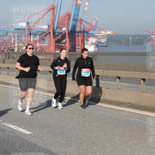 03.10.2025 - Köhlbrandbrückenlauf Yannick Fuchs http://msf.ph/oto/9133697 03.10.2025 09:06:31 Position 2 3103 meine-sportfotos.de