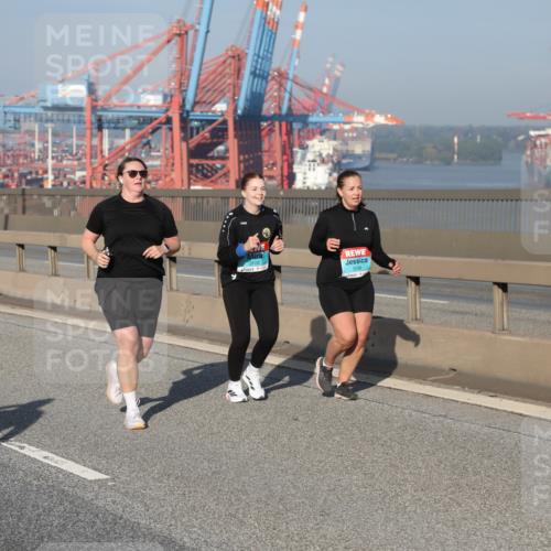 03.10.2025 - Köhlbrandbrückenlauf Yannick Fuchs http://msf.ph/oto/9133700 03.10.2025 09:06:31 Position 2 3103 meine-sportfotos.de