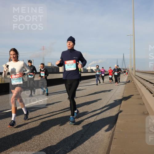 03.10.2025 - Köhlbrandbrückenlauf Lena Gebhardt http://msf.ph/oto/9133710 03.10.2025 09:51:43 Position 2 1203, 1257 meine-sportfotos.de