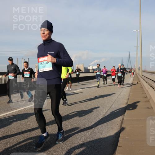03.10.2025 - Köhlbrandbrückenlauf Lena Gebhardt http://msf.ph/oto/9133717 03.10.2025 09:51:43 Position 2 03, 1257 meine-sportfotos.de