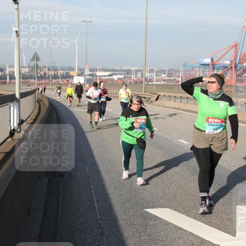 03.10.2025 - Köhlbrandbrückenlauf Yannick Fuchs http://msf.ph/oto/9133731 03.10.2025 09:06:34 Position 2 3625 meine-sportfotos.de