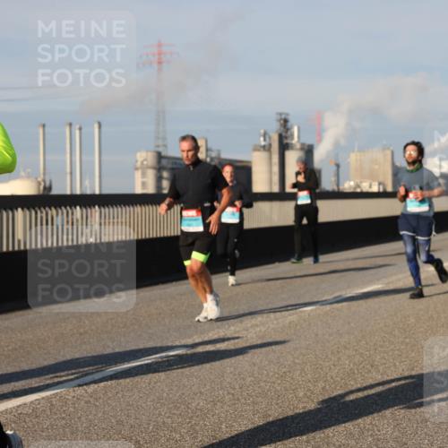 03.10.2025 - Köhlbrandbrückenlauf Lena Gebhardt http://msf.ph/oto/9133732 03.10.2025 09:51:44 Position 2  meine-sportfotos.de