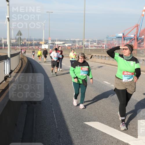 03.10.2025 - Köhlbrandbrückenlauf Yannick Fuchs http://msf.ph/oto/9133735 03.10.2025 09:06:34 Position 2 3624, 3623 meine-sportfotos.de