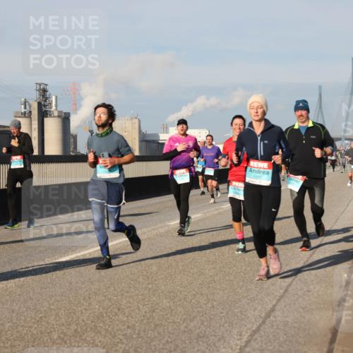 03.10.2025 - Köhlbrandbrückenlauf Lena Gebhardt http://msf.ph/oto/9133747 03.10.2025 09:51:45 Position 2 4, 1461, 1555 meine-sportfotos.de