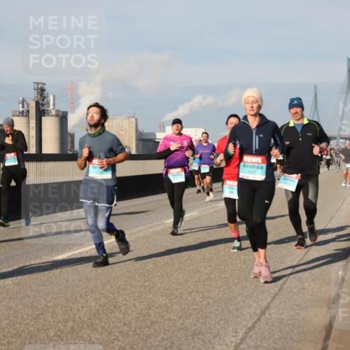 03.10.2025 - Köhlbrandbrückenlauf Lena Gebhardt http://msf.ph/oto/9133748 03.10.2025 09:51:45 Position 2  meine-sportfotos.de