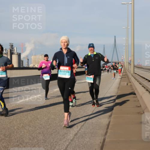 03.10.2025 - Köhlbrandbrückenlauf Lena Gebhardt http://msf.ph/oto/9133761 03.10.2025 09:51:45 Position 2  meine-sportfotos.de