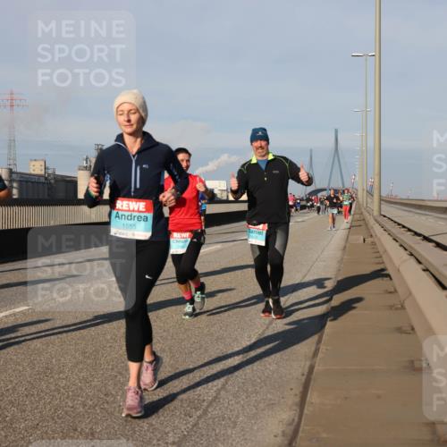 03.10.2025 - Köhlbrandbrückenlauf Lena Gebhardt http://msf.ph/oto/9133775 03.10.2025 09:51:46 Position 2 1508, 1555 meine-sportfotos.de