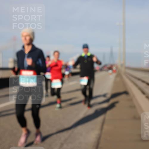 03.10.2025 - Köhlbrandbrückenlauf Lena Gebhardt http://msf.ph/oto/9133778 03.10.2025 09:51:46 Position 2  meine-sportfotos.de
