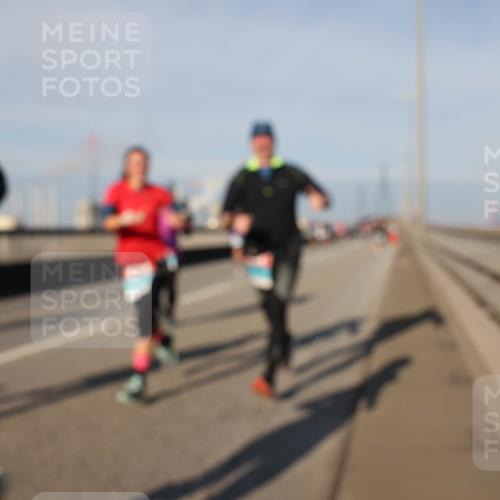 03.10.2025 - Köhlbrandbrückenlauf Lena Gebhardt http://msf.ph/oto/9133790 03.10.2025 09:51:47 Position 2  meine-sportfotos.de