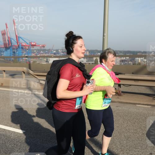 03.10.2025 - Köhlbrandbrückenlauf Yannick Fuchs http://msf.ph/oto/9133791 03.10.2025 09:06:42 Position 2 328 meine-sportfotos.de