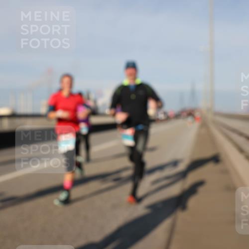 03.10.2025 - Köhlbrandbrückenlauf Lena Gebhardt http://msf.ph/oto/9133792 03.10.2025 09:51:47 Position 2  meine-sportfotos.de
