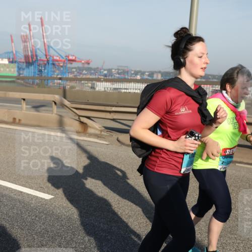 03.10.2025 - Köhlbrandbrückenlauf Yannick Fuchs http://msf.ph/oto/9133795 03.10.2025 09:06:42 Position 2  meine-sportfotos.de