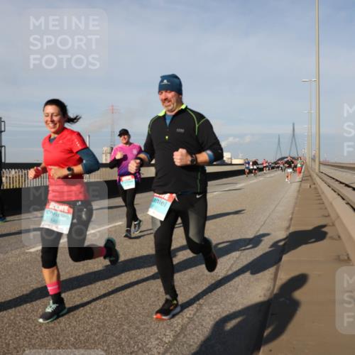 03.10.2025 - Köhlbrandbrückenlauf Lena Gebhardt http://msf.ph/oto/9133798 03.10.2025 09:51:47 Position 2 1461 meine-sportfotos.de