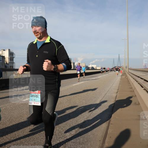 03.10.2025 - Köhlbrandbrückenlauf Lena Gebhardt http://msf.ph/oto/9133820 03.10.2025 09:51:48 Position 2 1876 meine-sportfotos.de