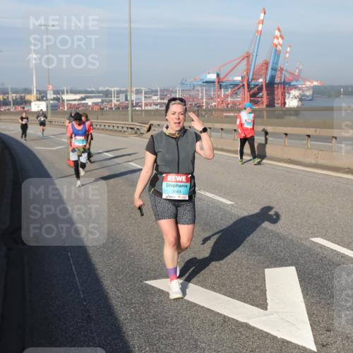 03.10.2025 - Köhlbrandbrückenlauf Yannick Fuchs http://msf.ph/oto/9133823 03.10.2025 09:06:58 Position 2 3649 meine-sportfotos.de