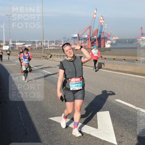 03.10.2025 - Köhlbrandbrückenlauf Yannick Fuchs http://msf.ph/oto/9133832 03.10.2025 09:06:59 Position 2 3649 meine-sportfotos.de