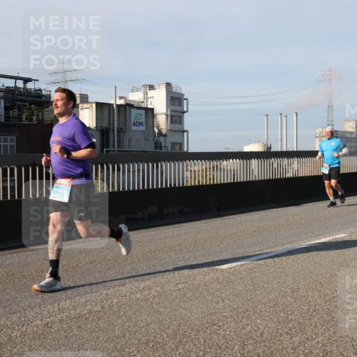 03.10.2025 - Köhlbrandbrückenlauf Lena Gebhardt http://msf.ph/oto/9133835 03.10.2025 09:51:51 Position 2  meine-sportfotos.de