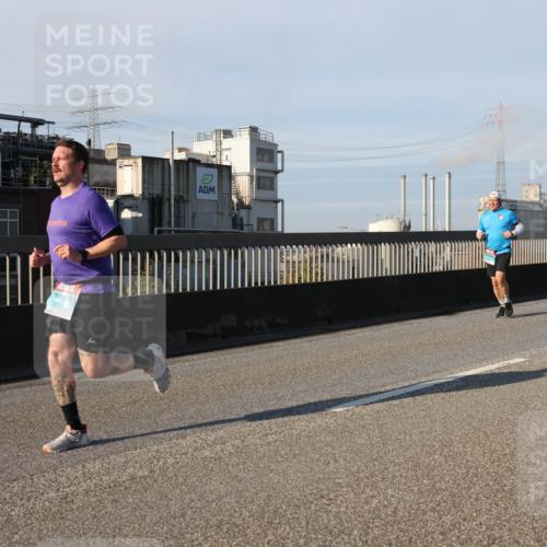 03.10.2025 - Köhlbrandbrückenlauf Lena Gebhardt http://msf.ph/oto/9133838 03.10.2025 09:51:51 Position 2  meine-sportfotos.de