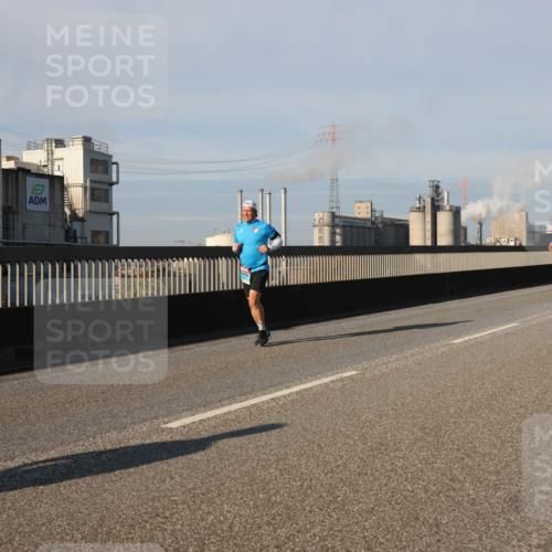 03.10.2025 - Köhlbrandbrückenlauf Lena Gebhardt http://msf.ph/oto/9133841 03.10.2025 09:51:52 Position 2  meine-sportfotos.de