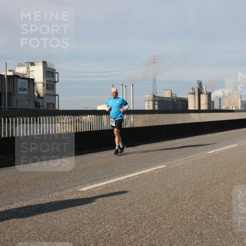 03.10.2025 - Köhlbrandbrückenlauf Lena Gebhardt http://msf.ph/oto/9133843 03.10.2025 09:51:52 Position 2  meine-sportfotos.de