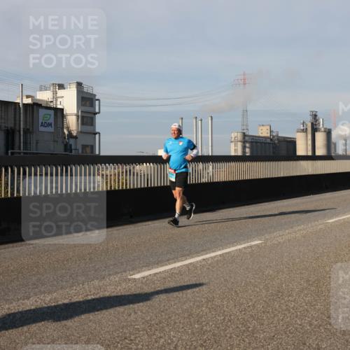 03.10.2025 - Köhlbrandbrückenlauf Lena Gebhardt http://msf.ph/oto/9133849 03.10.2025 09:51:52 Position 2  meine-sportfotos.de