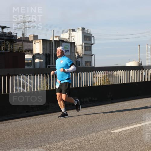 03.10.2025 - Köhlbrandbrückenlauf Lena Gebhardt http://msf.ph/oto/9133869 03.10.2025 09:51:53 Position 2  meine-sportfotos.de