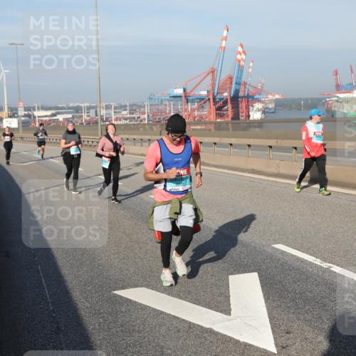 03.10.2025 - Köhlbrandbrückenlauf Yannick Fuchs http://msf.ph/oto/9133871 03.10.2025 09:07:02 Position 2 3512 meine-sportfotos.de