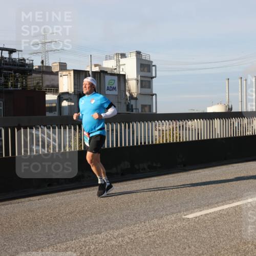 03.10.2025 - Köhlbrandbrückenlauf Lena Gebhardt http://msf.ph/oto/9133874 03.10.2025 09:51:53 Position 2  meine-sportfotos.de