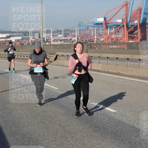 03.10.2025 - Köhlbrandbrückenlauf Yannick Fuchs http://msf.ph/oto/9133887 03.10.2025 09:07:03 Position 2 3824, 78 meine-sportfotos.de