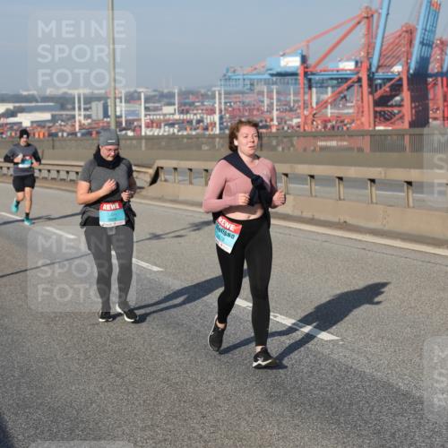 03.10.2025 - Köhlbrandbrückenlauf Yannick Fuchs http://msf.ph/oto/9133891 03.10.2025 09:07:03 Position 2 78 meine-sportfotos.de