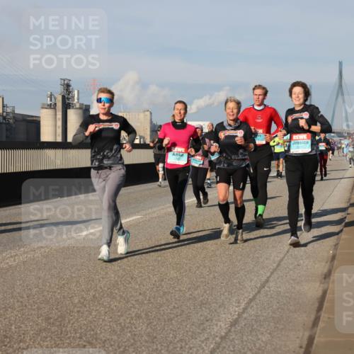 03.10.2025 - Köhlbrandbrückenlauf Lena Gebhardt http://msf.ph/oto/9133898 03.10.2025 09:52:02 Position 2  meine-sportfotos.de
