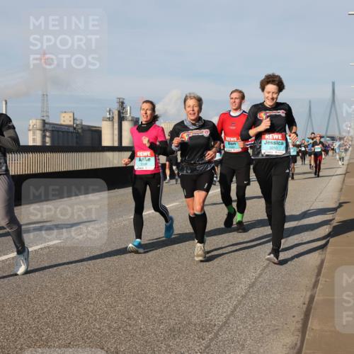 03.10.2025 - Köhlbrandbrückenlauf Lena Gebhardt http://msf.ph/oto/9133933 03.10.2025 09:52:03 Position 2 3010, 1355 meine-sportfotos.de