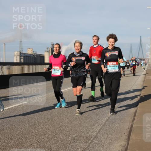 03.10.2025 - Köhlbrandbrückenlauf Lena Gebhardt http://msf.ph/oto/9133942 03.10.2025 09:52:03 Position 2 1355, 3010 meine-sportfotos.de