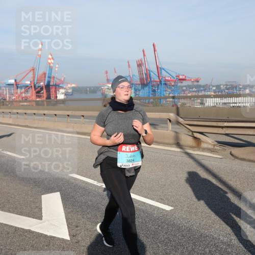03.10.2025 - Köhlbrandbrückenlauf Yannick Fuchs http://msf.ph/oto/9133947 03.10.2025 09:07:07 Position 2 3824, 18, 227 meine-sportfotos.de