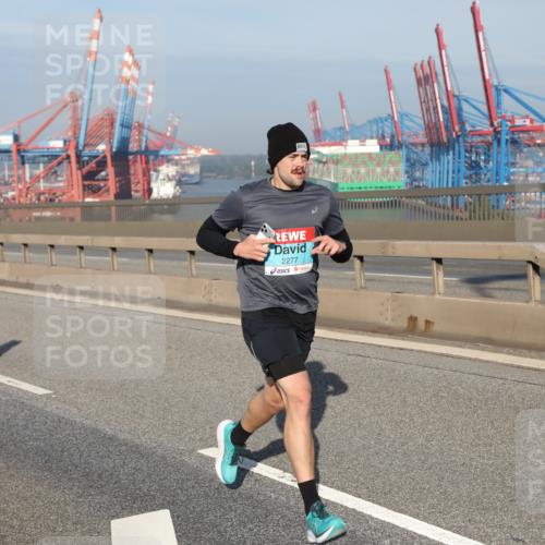 03.10.2025 - Köhlbrandbrückenlauf Yannick Fuchs http://msf.ph/oto/9133970 03.10.2025 09:07:09 Position 2 2277 meine-sportfotos.de